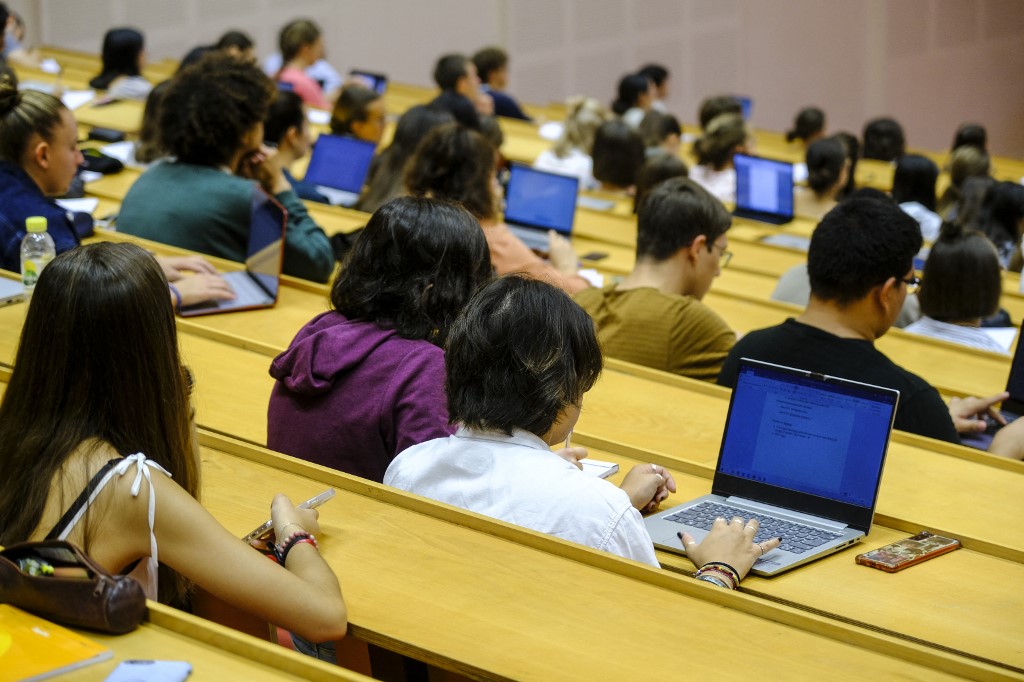 Regard d'une formatrice sur la réforme des diplômes en trava...