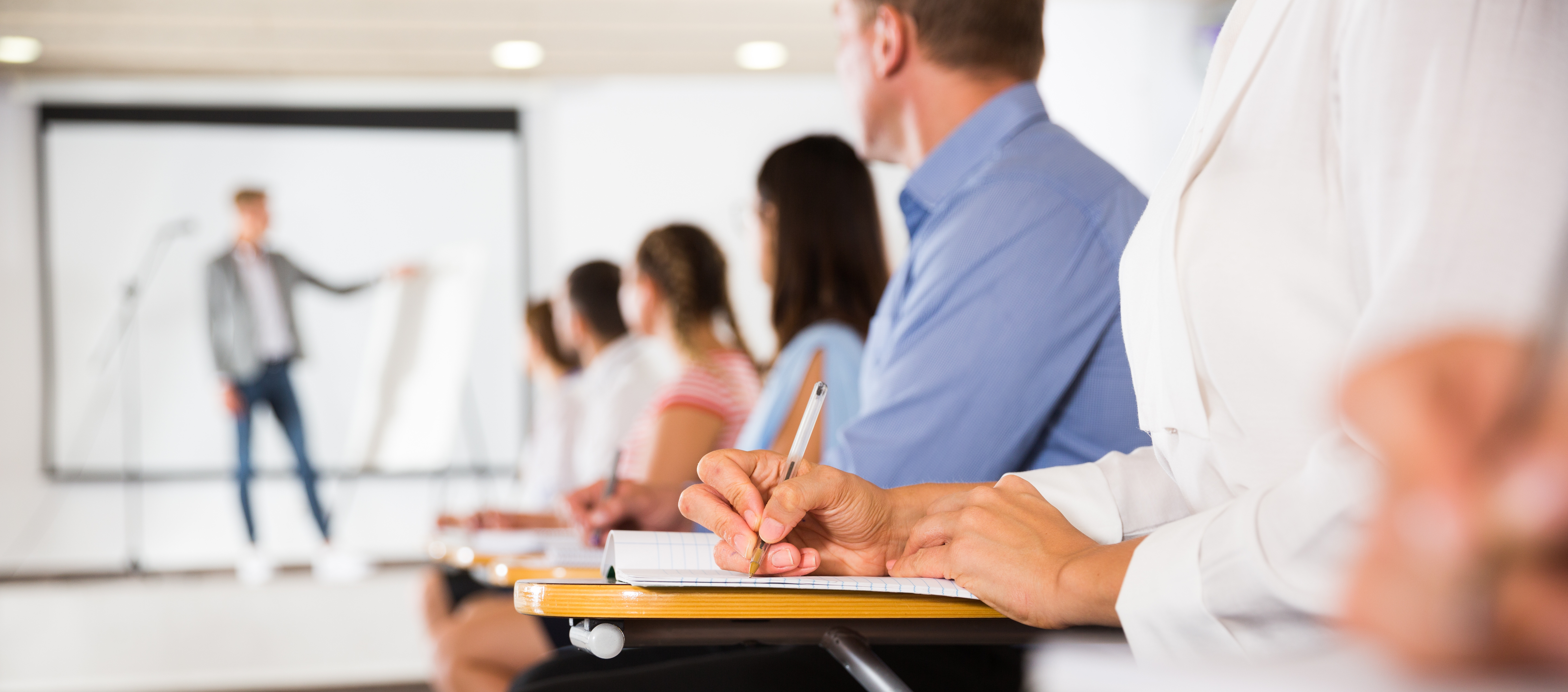 Travail social : les conditions d'obtention de cinq diplômes...